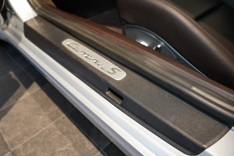 ポルシェ 911(Type991.1) Carrera S PDK スポクロ スポエグ スポーツステア ナチュラルレザーインテリア 中古車 中古車