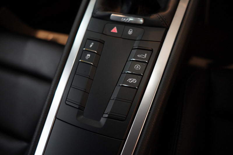 ポルシェ 911(Type991.2) Carrera 7MT スポクロ スポエグ 20インチRSスパイダーAW エントリー&ドライブ 中古車 中古車