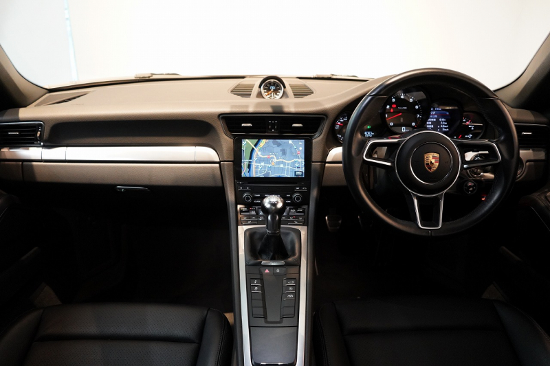 ポルシェ 911(Type991.2) Carrera 7MT スポクロ スポエグ 20インチRSスパイダーAW エントリー&ドライブ 中古車 中古車