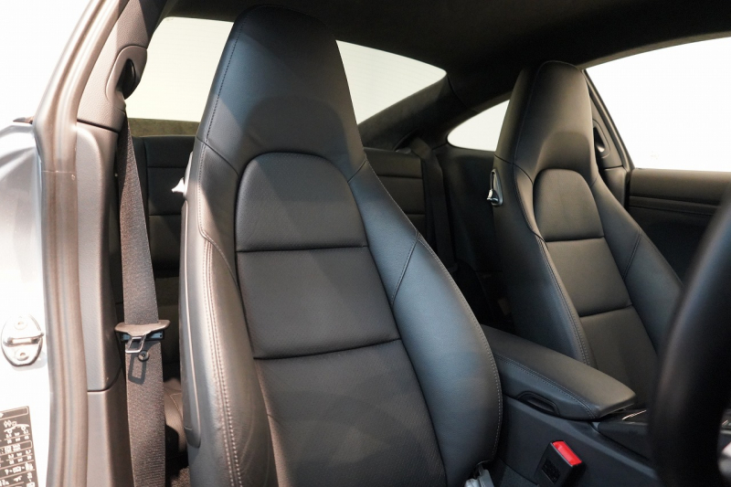 ポルシェ 911(Type991.2) Carrera 7MT スポクロ スポエグ 20インチRSスパイダーAW エントリー&ドライブ 中古車 中古車