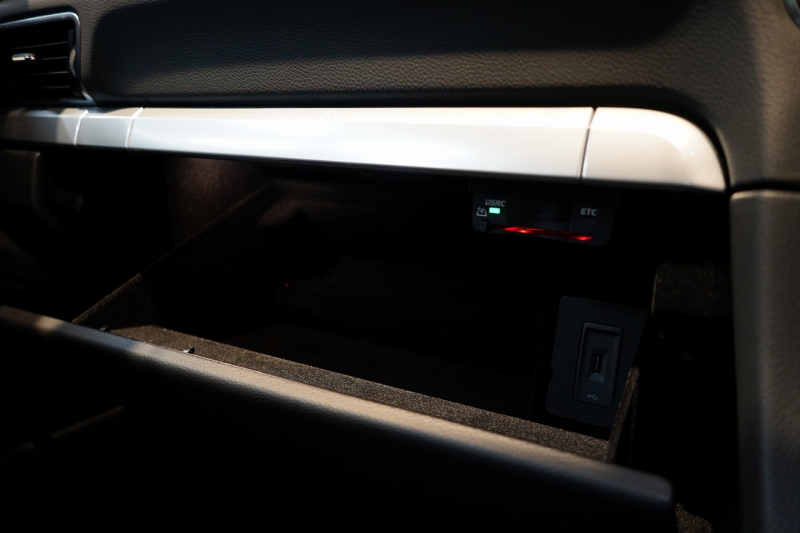 ポルシェ 911(Type991.2) Carrera 7MT スポクロ スポエグ 20インチRSスパイダーAW エントリー&ドライブ 中古車 中古車