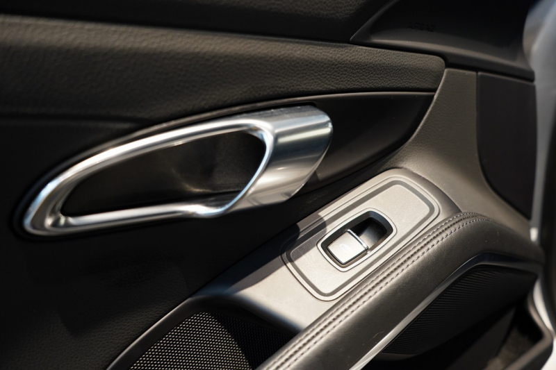 ポルシェ 911(Type991.2) Carrera 7MT スポクロ スポエグ 20インチRSスパイダーAW エントリー&ドライブ 中古車 中古車