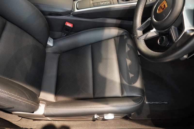 ポルシェ 911(Type991.2) Carrera 7MT スポクロ スポエグ 20インチRSスパイダーAW エントリー&ドライブ 中古車 中古車