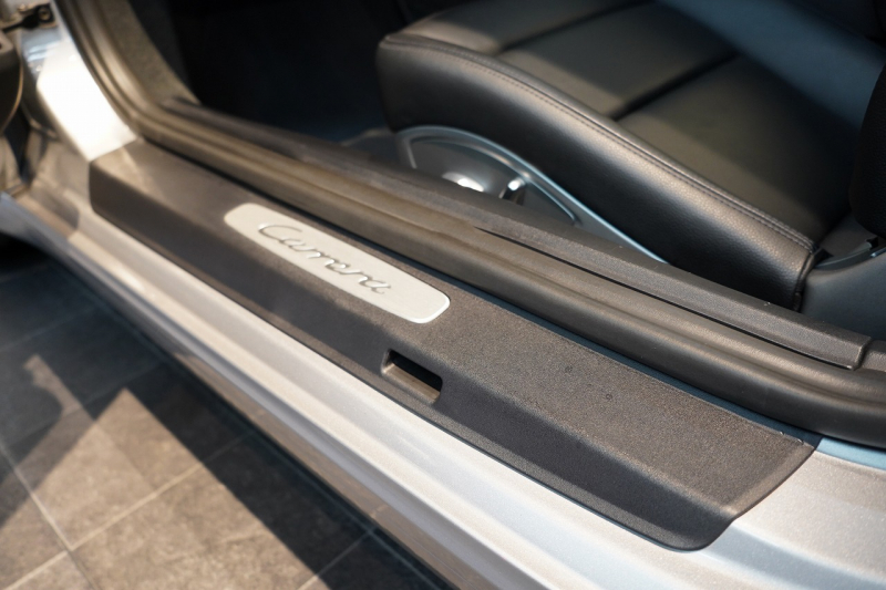 ポルシェ 911(Type991.2) Carrera 7MT スポクロ スポエグ 20インチRSスパイダーAW エントリー&ドライブ 中古車 中古車