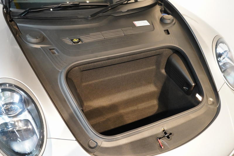 ポルシェ 911(Type991.2) Carrera 7MT スポクロ スポエグ 20インチRSスパイダーAW エントリー&ドライブ 中古車 中古車