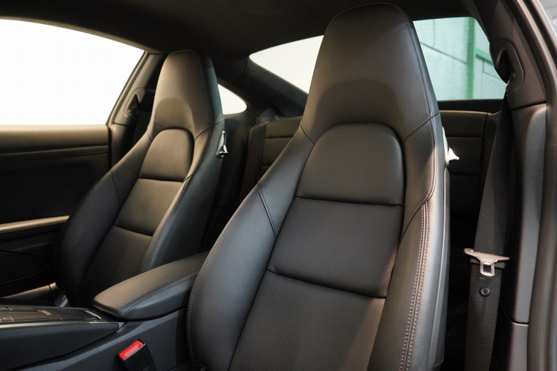 ポルシェ 911(Type991.2) Carrera 7MT スポクロ スポエグ 20インチRSスパイダーAW エントリー&ドライブ 中古車 中古車