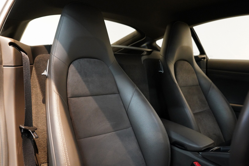 ポルシェ 718 ケイマン PDK アゲートグレーメタリック ACC パークアシスト付バックカメラ 中古車 中古車