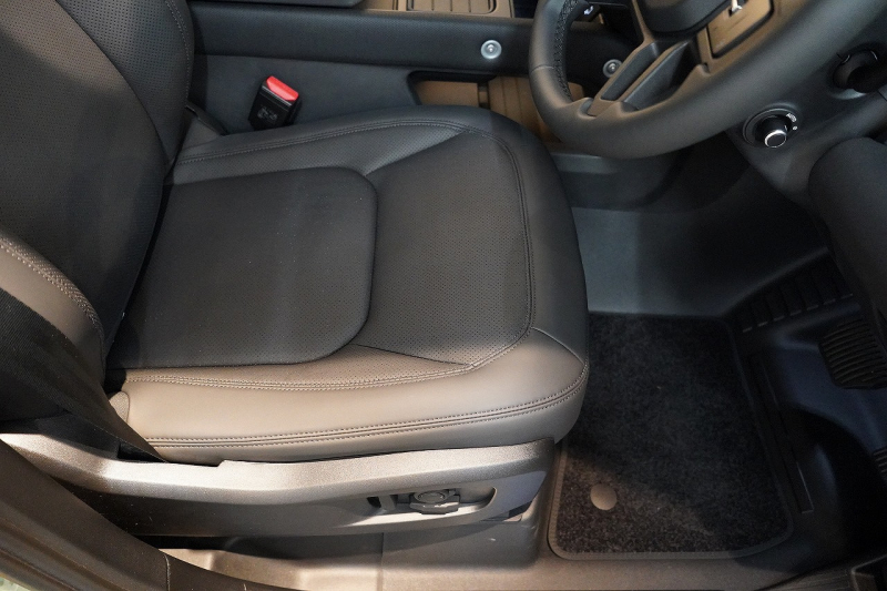 ランドローバー ディフェンダー 110 75th LIMITED EDITION  限定150台 フィックスドサイドステップ 中古車 中古車