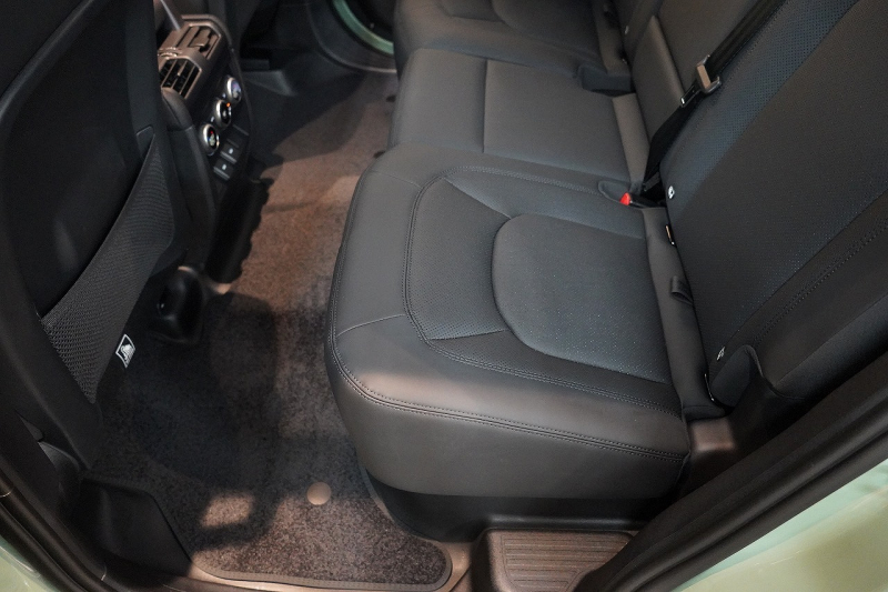 ランドローバー ディフェンダー 110 75th LIMITED EDITION  限定150台 フィックスドサイドステップ 中古車 中古車