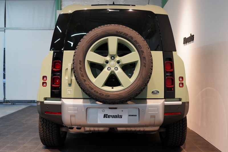 ランドローバー ディフェンダー 110 75th LIMITED EDITION  限定150台 フィックスドサイドステップ 中古車 中古車