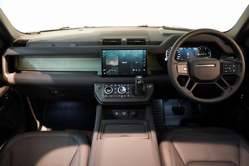 ランドローバー ディフェンダー 110 75th LIMITED EDITION  限定150台 フィックスドサイドステップ 中古車 中古車