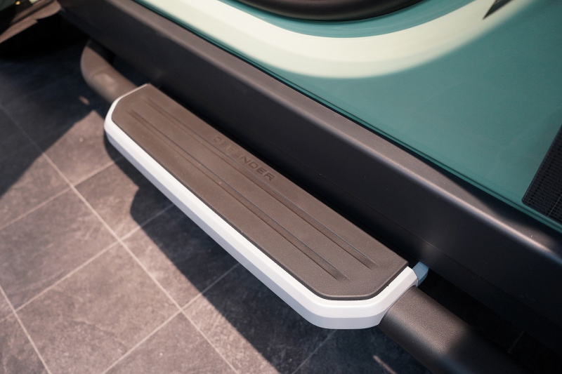 ランドローバー ディフェンダー 110 75th LIMITED EDITION  限定150台 フィックスドサイドステップ 中古車 中古車