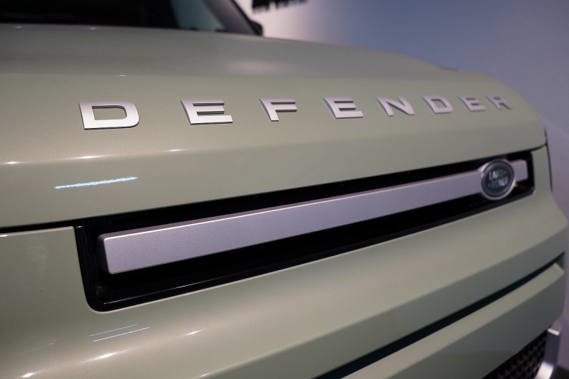 ランドローバー ディフェンダー 110 75th LIMITED EDITION  限定150台 フィックスドサイドステップ 中古車 中古車