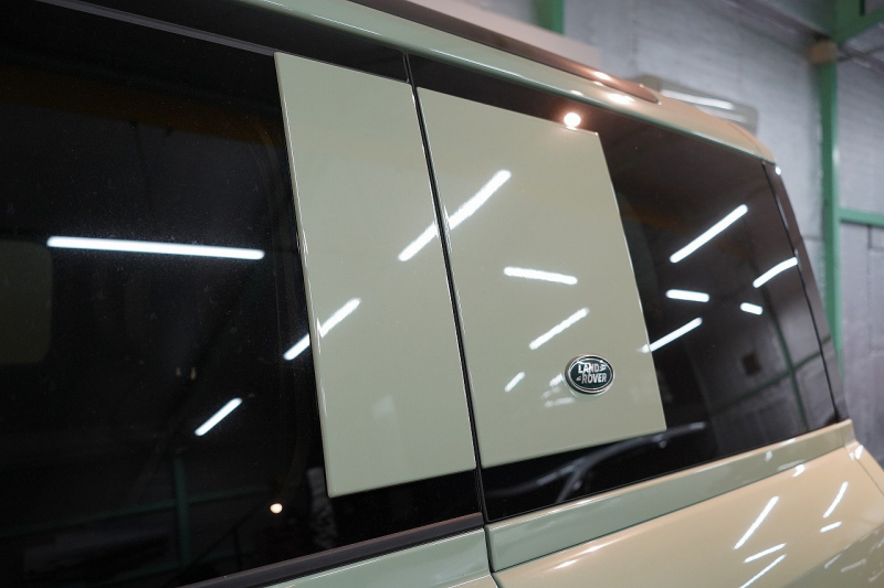 ランドローバー ディフェンダー 110 75th LIMITED EDITION  限定150台 フィックスドサイドステップ 中古車 中古車