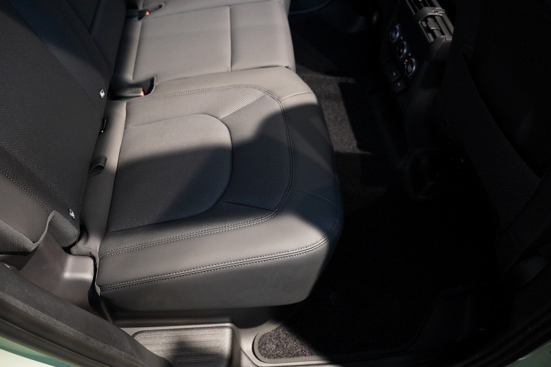 ランドローバー ディフェンダー 110 75th LIMITED EDITION  限定150台 フィックスドサイドステップ 中古車 中古車