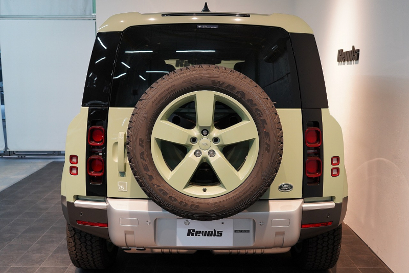 ランドローバー ディフェンダー 110 75th LIMITED EDITION  限定150台 フィックスドサイドステップ 中古車 中古車