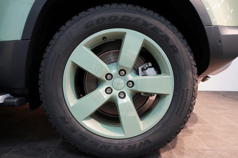 ランドローバー ディフェンダー 110 75th LIMITED EDITION  限定150台 フィックスドサイドステップ 中古車 中古車