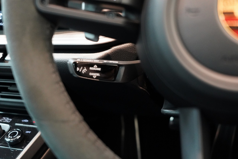 ポルシェ 911(Type992) Carrera PDK スポーツクロノ スポーツエグゾースト カレラS20/21ホイール GTシルバー  中古車