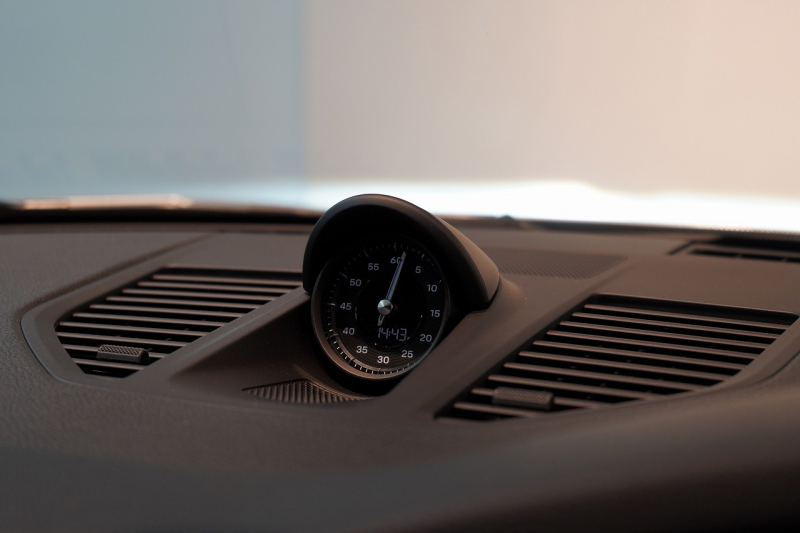 ポルシェ 911(Type992) Carrera PDK スポーツクロノ スポーツエグゾースト カレラS20/21ホイール GTシルバー  中古車