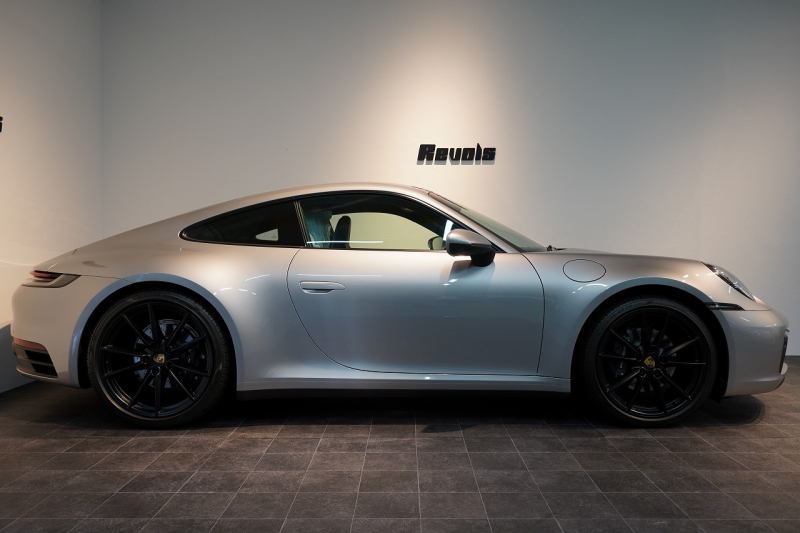 ポルシェ 911(Type992) Carrera PDK スポーツクロノ スポーツエグゾースト カレラS20/21ホイール GTシルバー  中古車