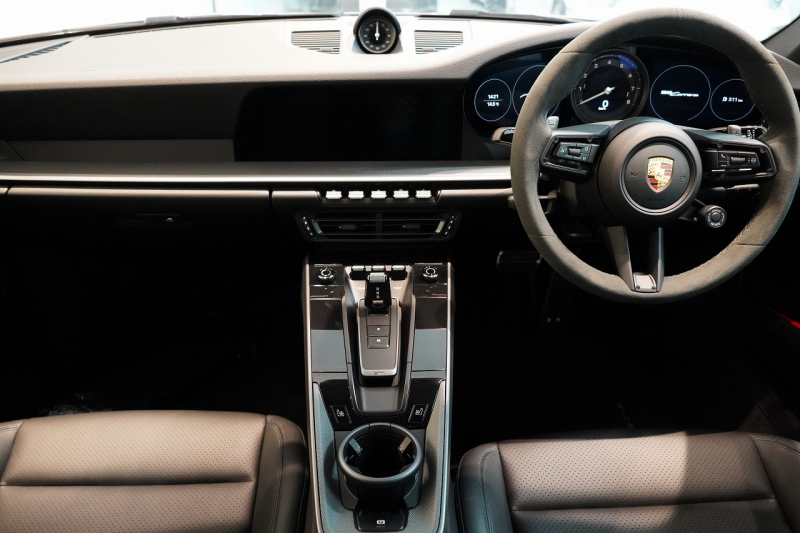 ポルシェ 911(Type992) Carrera PDK スポーツクロノ スポーツエグゾースト カレラS20/21ホイール GTシルバー  中古車