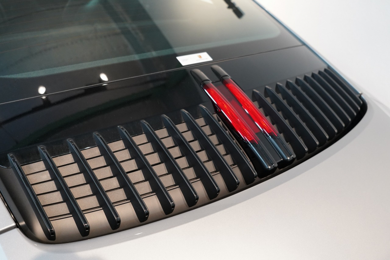 ポルシェ 911(Type992) Carrera PDK スポーツクロノ スポーツエグゾースト カレラS20/21ホイール GTシルバー  中古車