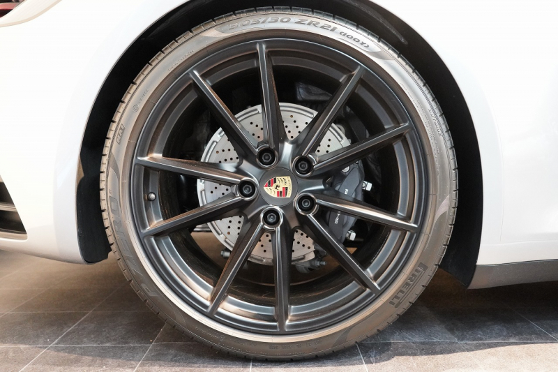 ポルシェ 911(Type992) Carrera PDK スポーツクロノ スポーツエグゾースト カレラS20/21ホイール GTシルバー  中古車