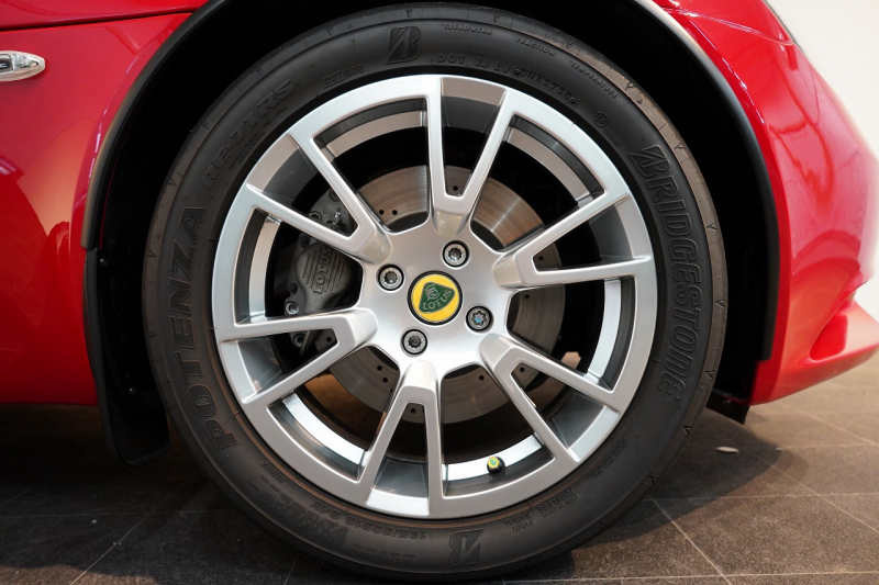 ロータス エリーゼ スポーツ 220 ソリッドレッド バックカメラ 中古車 中古車