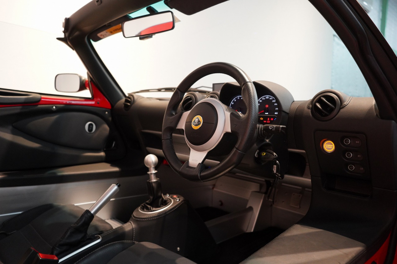 ロータス エリーゼ スポーツ 220 ソリッドレッド バックカメラ 中古車 中古車