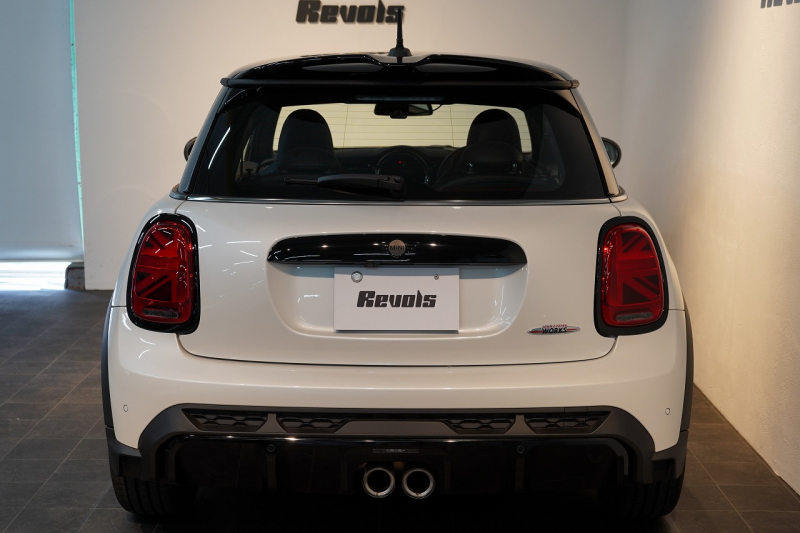 MINI(ミニ) ミニ JOHN COOPER WORKS ワンオーナー JCWトリム ブラックルーフ&ミラー 中古車 中古車