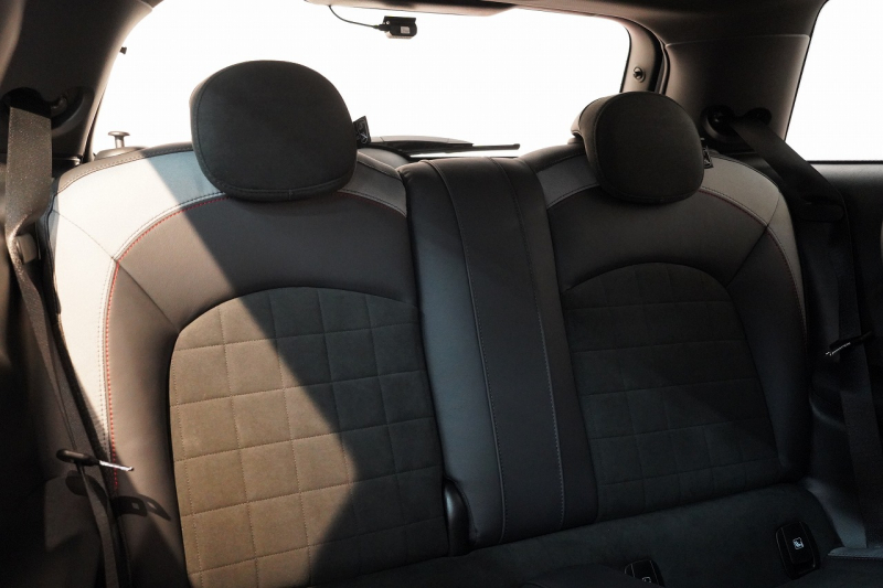 MINI(ミニ) ミニ JOHN COOPER WORKS ワンオーナー JCWトリム ブラックルーフ&ミラー 中古車 中古車