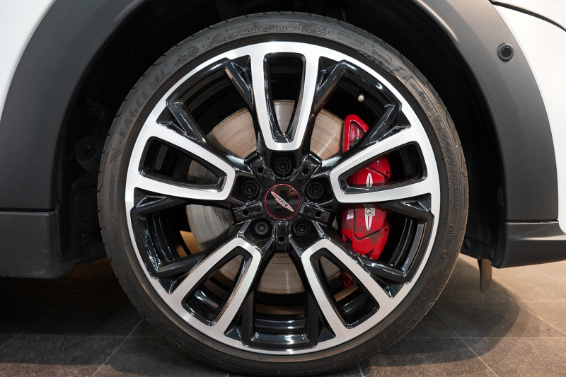 MINI(ミニ) ミニ JOHN COOPER WORKS ワンオーナー JCWトリム ブラックルーフ&ミラー 中古車 中古車