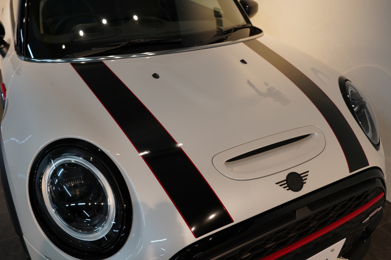 MINI(ミニ) ミニ JOHN COOPER WORKS ワンオーナー JCWトリム ブラックルーフ&ミラー 中古車 中古車