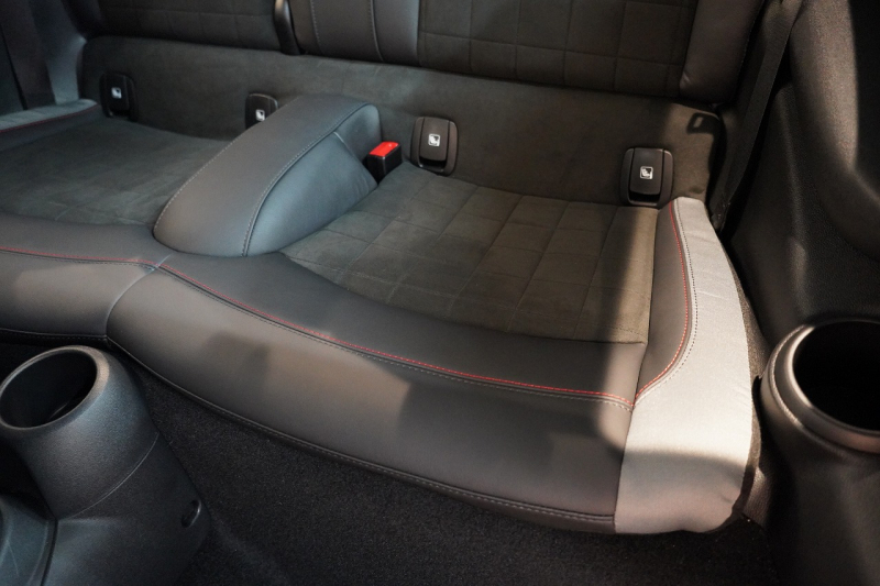 MINI(ミニ) ミニ JOHN COOPER WORKS ワンオーナー JCWトリム ブラックルーフ&ミラー 中古車 中古車