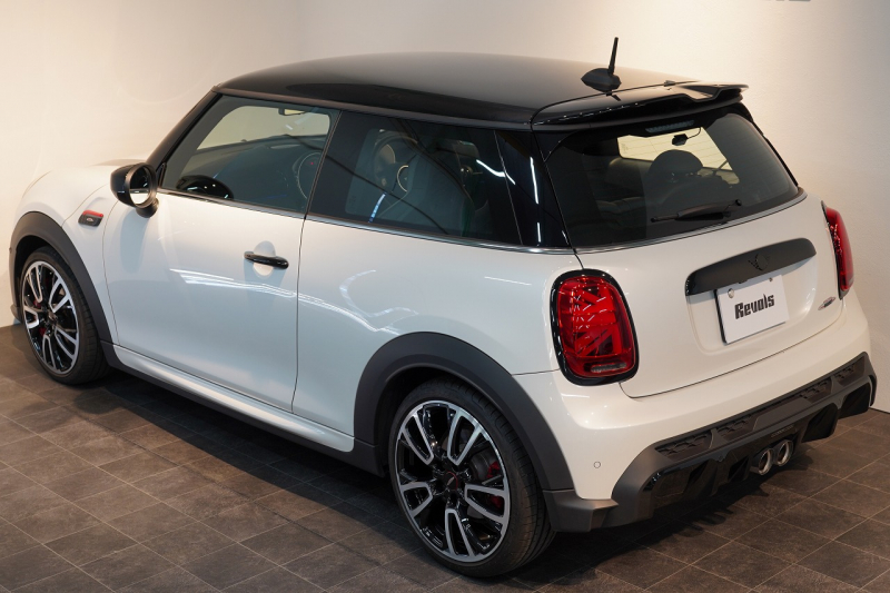 MINI(ミニ) ミニ JOHN COOPER WORKS ワンオーナー JCWトリム ブラックルーフ&ミラー 中古車 中古車