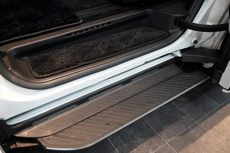 トヨタ アルファード Z ワンオーナー モデリスタエアロ 有機EL後席モニター ユニバーサルステップ デジタルインナーミラー 中古車 中古車