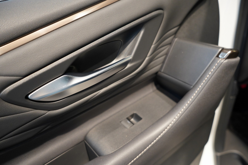 トヨタ アルファード Z ワンオーナー モデリスタエアロ 有機EL後席モニター ユニバーサルステップ デジタルインナーミラー 中古車 中古車