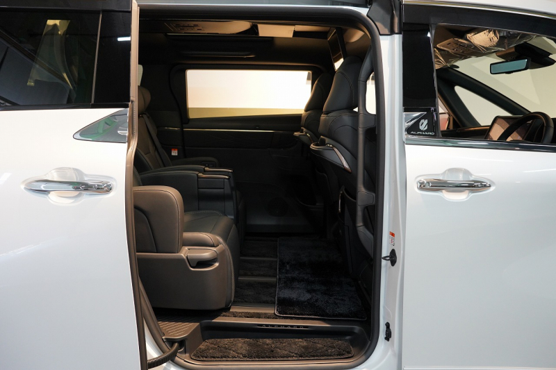 トヨタ アルファード Z ワンオーナー モデリスタエアロ 有機EL後席モニター ユニバーサルステップ デジタルインナーミラー 中古車 中古車