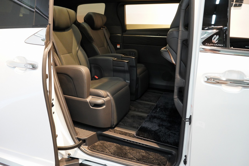 トヨタ アルファード Z ワンオーナー モデリスタエアロ 有機EL後席モニター ユニバーサルステップ デジタルインナーミラー 中古車 中古車