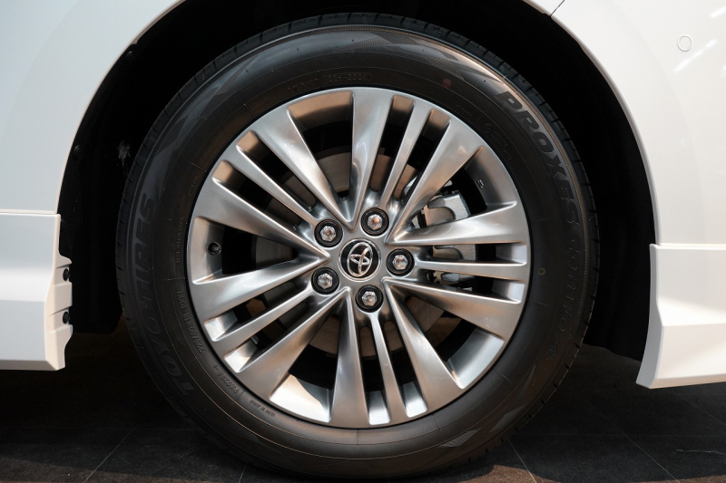 トヨタ アルファード Z ワンオーナー モデリスタエアロ 有機EL後席モニター ユニバーサルステップ デジタルインナーミラー 中古車 中古車