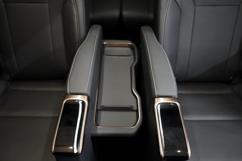 トヨタ アルファード Z ワンオーナー モデリスタエアロ 有機EL後席モニター ユニバーサルステップ デジタルインナーミラー 中古車 中古車