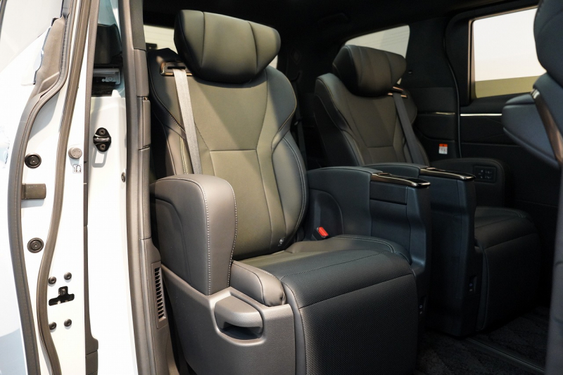 トヨタ アルファード Z ワンオーナー モデリスタエアロ 有機EL後席モニター ユニバーサルステップ デジタルインナーミラー 中古車 中古車