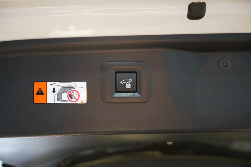 トヨタ アルファード Z ワンオーナー モデリスタエアロ 有機EL後席モニター ユニバーサルステップ デジタルインナーミラー 中古車 中古車