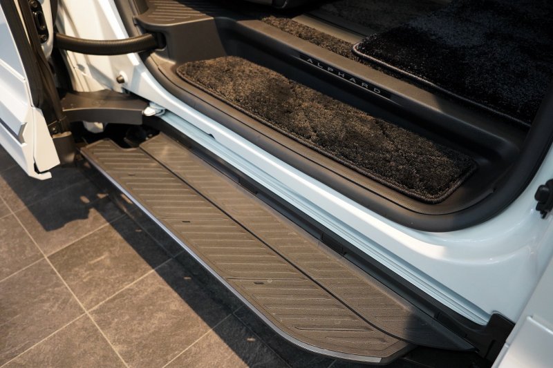 トヨタ アルファード Z ワンオーナー モデリスタエアロ 有機EL後席モニター ユニバーサルステップ デジタルインナーミラー 中古車 中古車