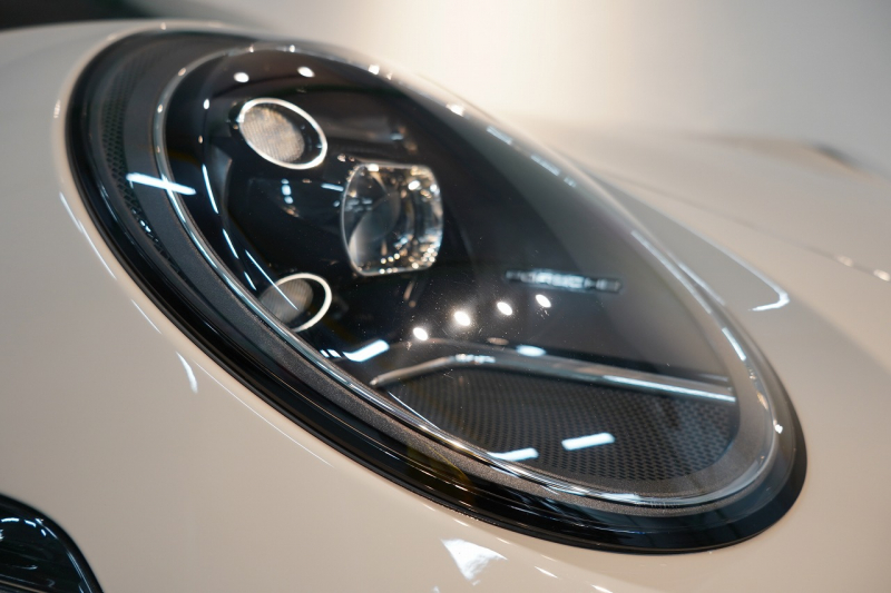 ポルシェ 911(Type992) Carrera S Cabriolet スポクロ スポエグ ツートンレザー OP320 中古車 中古車