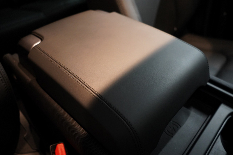 ランドローバー ディフェンダー 110 CARPATHIAN EDITON  ワンオーナー 電動サイドステップ エボニーレザーシート 中古車 中古車