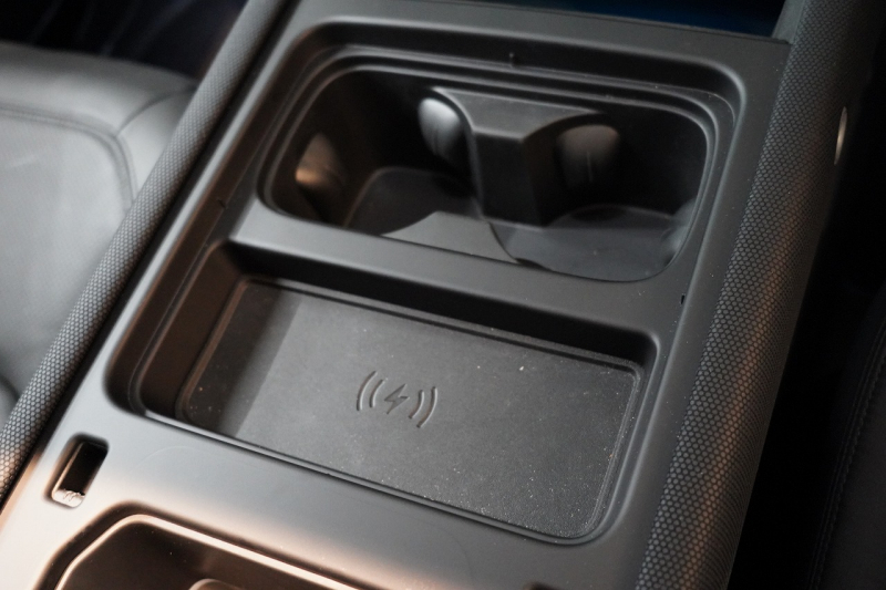 ランドローバー ディフェンダー 110 CARPATHIAN EDITON  ワンオーナー 電動サイドステップ エボニーレザーシート 中古車 中古車