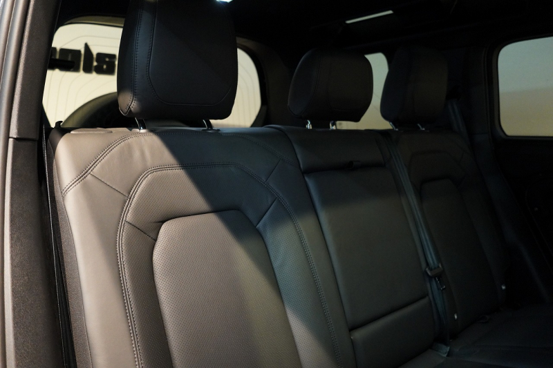 ランドローバー ディフェンダー 110 CARPATHIAN EDITON  ワンオーナー 電動サイドステップ エボニーレザーシート 中古車 中古車