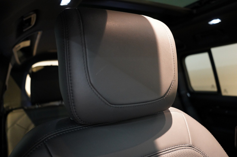 ランドローバー ディフェンダー 110 CARPATHIAN EDITON  ワンオーナー 電動サイドステップ エボニーレザーシート 中古車 中古車