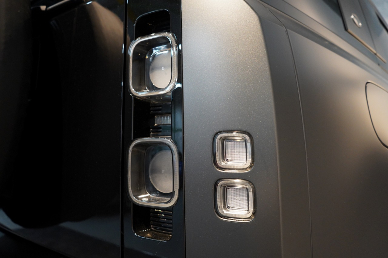 ランドローバー ディフェンダー 110 CARPATHIAN EDITON  ワンオーナー 電動サイドステップ エボニーレザーシート 中古車 中古車